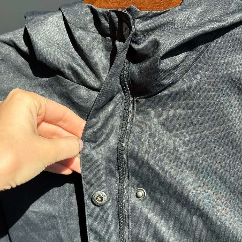 Avalanche Women’s Hooded Rain Jacket Black Lightweight Outdoor Hiking Coat Sz S